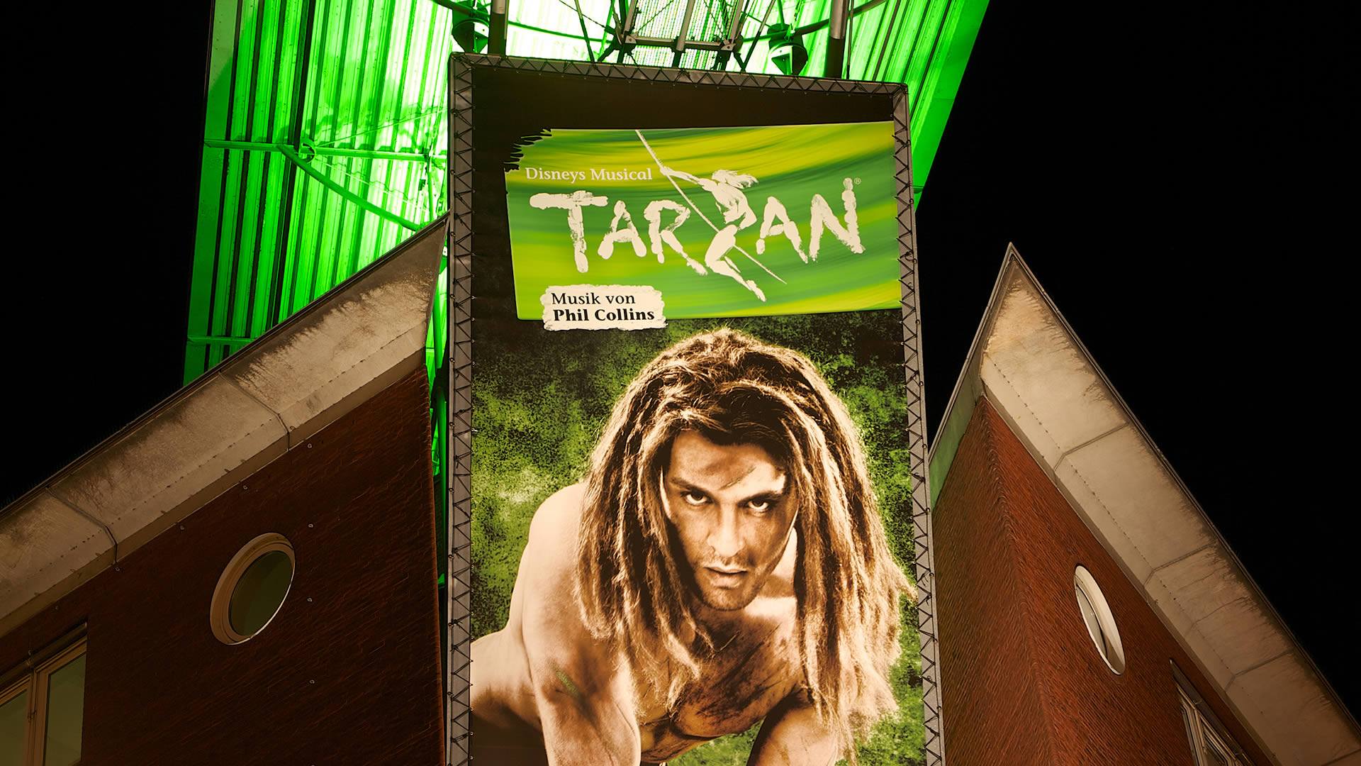 Banner Tarzan 004
